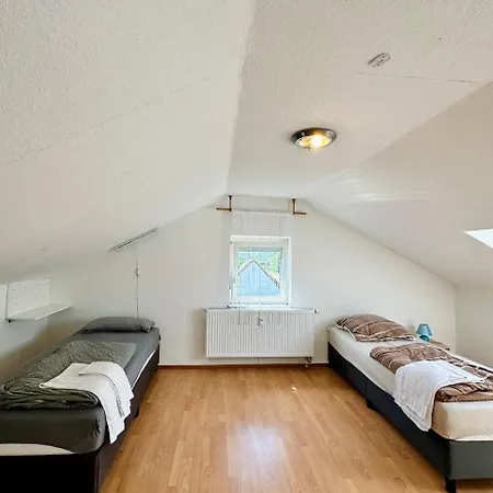 Ferien Und Monteurenwohnung * ガイスリンゲン・アン・デア・シュタイゲ